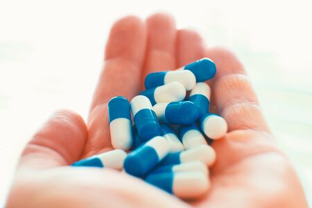 Clinical pharmacology and therapy. Pharmacokinetics and metabolism of drugs.