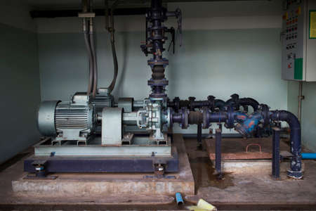 Mechanical water pump