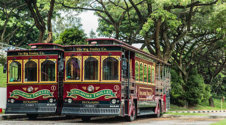 SINGAPORE - April 23,2017 : Singapore tourist busのeditorial素材