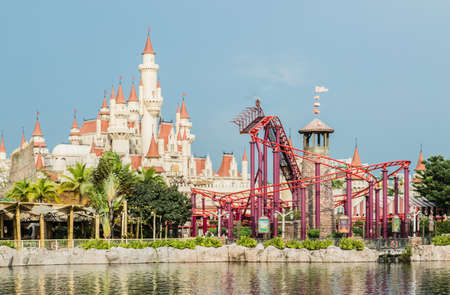 Singapore-26 SEP 2017: Singapore universal studio castle and roller coasterのeditorial素材