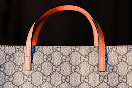 Singapore-14 JAN 2018: Gucci hand bag display in shop backgroundのeditorial素材