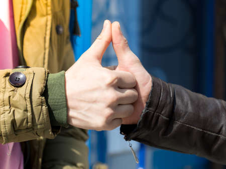 Greet hands