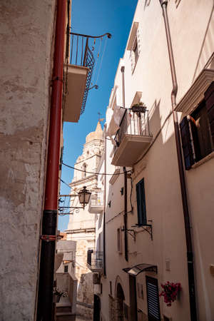 VIESTE. AUGUST 2021. GLIMPSES OF THE HISTORICAL CENTERのeditorial素材