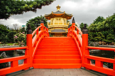 Arch Bridge and Pavilion in Nan Lian Garden, Hong Kong の写真素材
