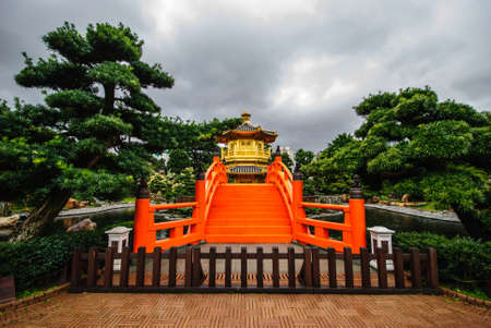 Arch Bridge and Pavilion in Nan Lian Garden, Hong Kong の写真素材