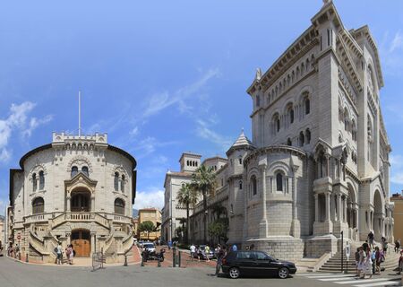 MONACO - AUGUST 09: Unidentified people exploring the old town Monaco on August 09, 2010. のeditorial素材