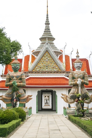 ornate doorway leading to wat arun temple of the dawn in bangkok thailandの写真素材