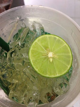 Lemon slice in iceの素材