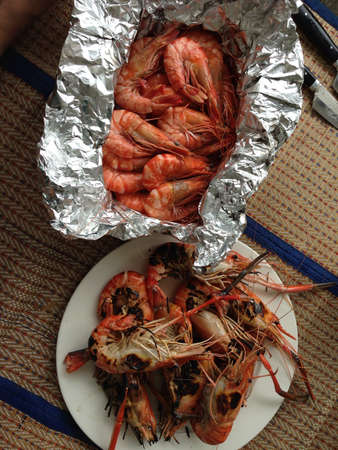 Fresh shrimp on table prepare for eatの素材