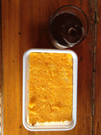 Rolled egg yolk thread Kahnom Foi Tong