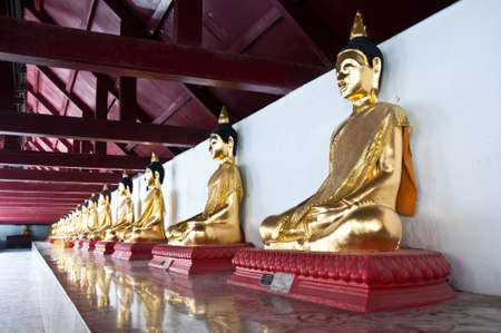 Buddha statues at the temple of Wat Phra Mahathat in Nakhon si Thammarat, Thailandのeditorial素材