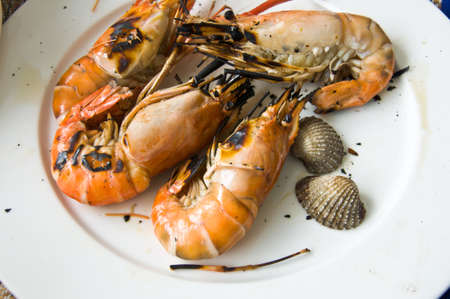 Delicious looking shrimp on the grill ready to eatの写真素材