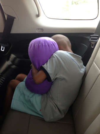 Boy angry in carの素材