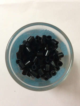 Black Plastic pieces- plastic bitの素材