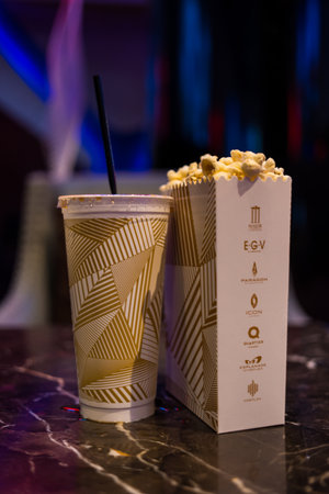 Samut Prakan, Thailand - November 12, 2022 : Set of popcorn and soft drink from The biggest brand of movie theater in Thailand Major Cineplex. Major Best cinema in Thailand The Best cinema in Bangkokのeditorial素材