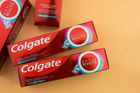 Samut Prakan, Thailand - November 13, 2022 : Package of red colgate optic white. Close upのeditorial素材