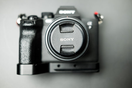 Bangkok, Thailand - January 7, 2024 : Sony Alpha 7 IV. Mirrorless Hybrid Full Frame. Black camera bodyのeditorial素材