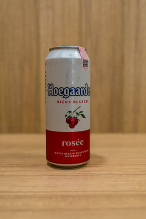 BANGKOK, THAILAND - JUNE 16, 2024 : A can of Hoegaarden Rosee. The drinkers that are currently popular in Thailandのeditorial素材