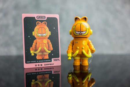 Bangkok, Thailand - September 21, 2024 : Pop mart of a MEGA SPACE MOLLY Series 3. Collection Mega Space Molly, All members 9 design, This member of Garfieldのeditorial素材
