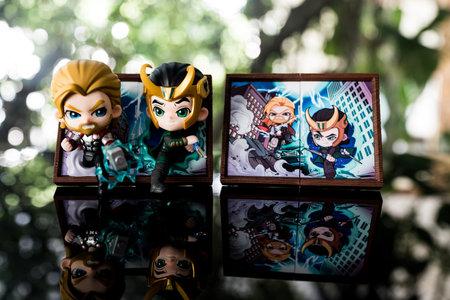 Bangkok, Thailand - November 23, 2024 : Thor and Loki, Frame Series Figures from Pop Mart shop. Marvel x Pop Martのeditorial素材