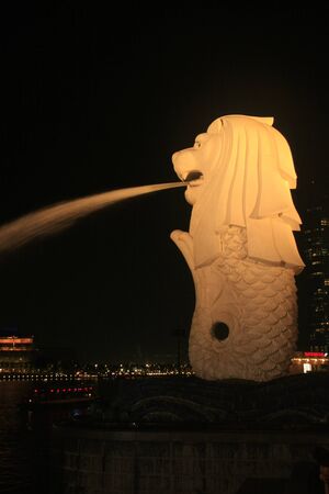 Merlion statue at night, Singaporeのeditorial素材