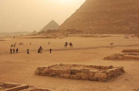 Giza Plateau in a sand storm, Cairo, Egyptのeditorial素材