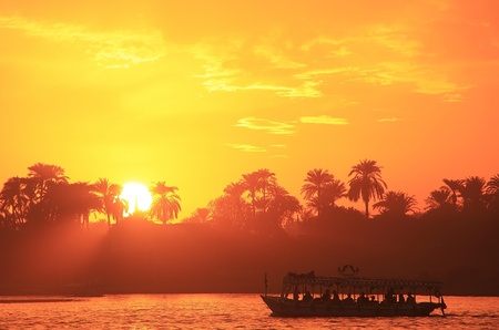 Sunset over the Nile river, Luxor, Egyptの写真素材