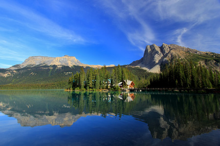 Mountains reflected in Emerald Lake, Yoho National Park, British Columbia, Canadaのeditorial素材