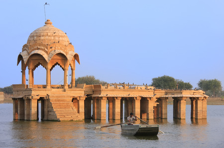 Gadi Sagar temple at Gadisar lake, Jaisalmer, Rajasthan, Indiaのeditorial素材