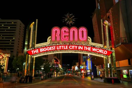 Famous \\\"The Biggest Little City in the World\\\" sign at night in Reno, Nevada, USAのeditorial素材