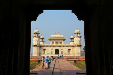 Framed view of  Itimad-ud-Daulah Mausoleum in Agra, Uttar Pradesh, India. This Tomb is often regarded as a draft of the Taj Mahal.のeditorial素材