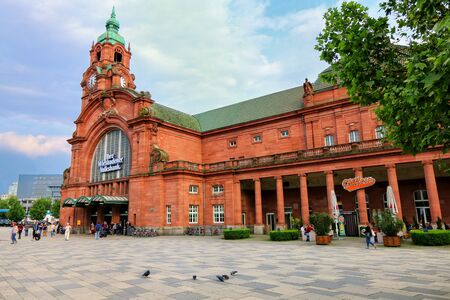 Train station building in Wiesbaden, Hesse, Germany. The station is used by more than 40 000 travelers each day.のeditorial素材