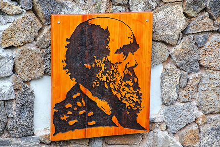 Portrait of Charles Darwin at Galapagos National Park Headquarters on Santa Cruz Island, Ecuador. Darwin was an English naturalist and geologist.のeditorial素材