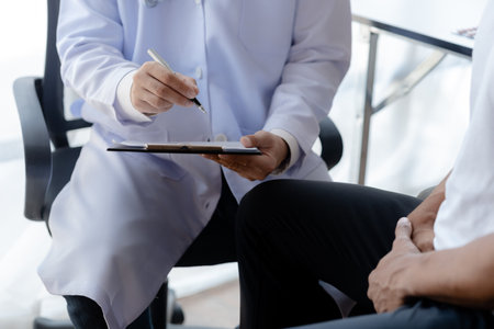 Doctor are recommending medicines to patients after being examined and diagnosed by the patient's doctor, the concept of treatment and symptomatic medication dispensing by the pharmacist.の写真素材