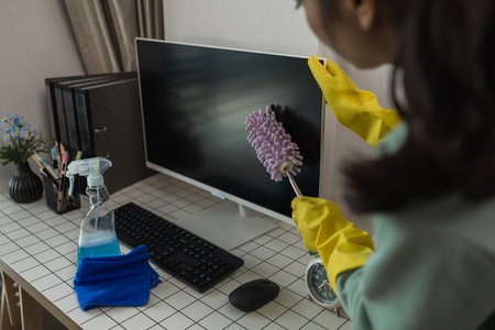 the cleaner is very attentiveの写真素材