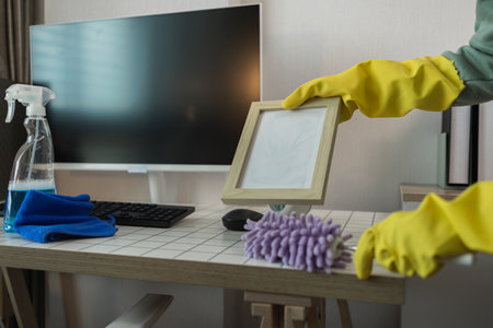 the cleaner is very attentiveの写真素材