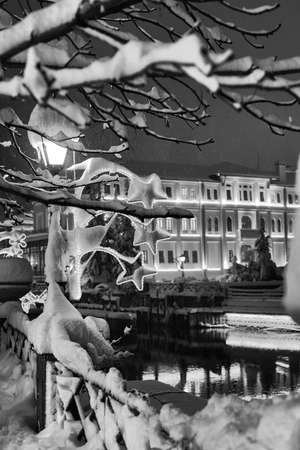 Snowy city scene black and whiteの写真素材