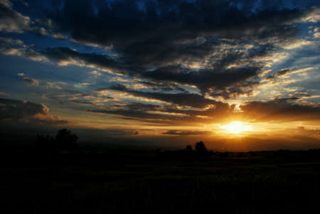 Sunset on the hillの素材