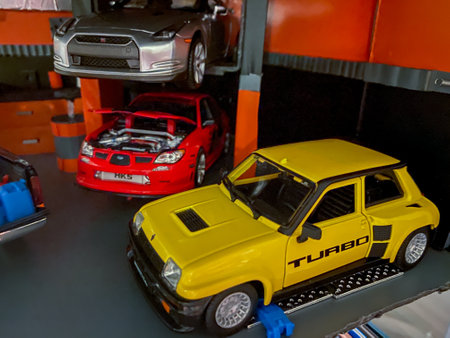 8 November 2021 Eskisehir Turkey. Diecast diorama garage close up viewの写真素材