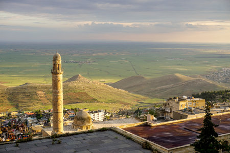 Artuklu Mardin, Turkey 7 May 2022 Mardin landscape at sunset with minaret of Ulu Cami, also known as Great mosque of Mardinのeditorial素材