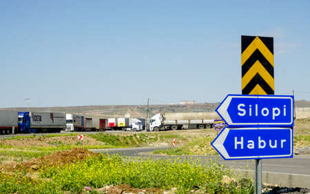 12 May 2022 Cizre Sirnak Turkey. Habur Silopi road sign on a sunny dayのeditorial素材