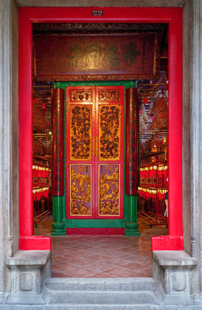 Hollywood Road, Hong Kong - November 19, 2015: Main entrance to Man Mo Temple.のeditorial素材