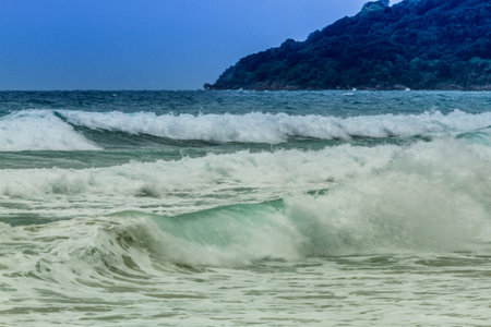 Splash of ocean waves
