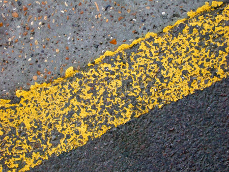 yewllow line dividerの写真素材