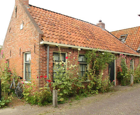 Ezinge. August-16-2020. Beautiful house in the village Ezinge. the Netherlandsのeditorial素材
