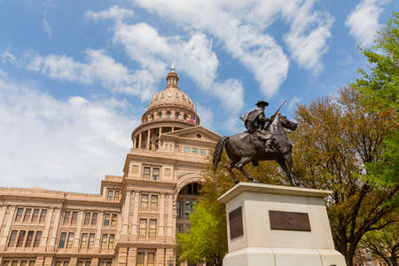 Texas Capitol building exterior taken during the day in Austin, Texasのeditorial素材