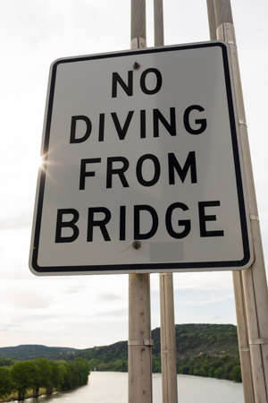 Austin, Texas U.S.A. - April 29, 2018: Pennybacker or 360 bridge no diving signのeditorial素材