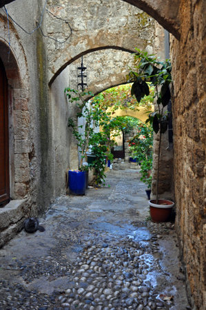 Arched courtyard in Old Town, Rhodes, Greece の写真素材
