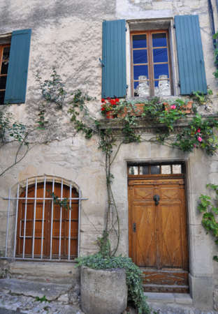 Traditional house in the ( Haute-Ville)  medieval city at Vaison La Romain, in the Vancluse, Provence, France.のeditorial素材
