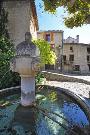 Fountain in Place de Vieux-Marche in the ( Haute-Ville)  medieval city at Vaison La Romain, in the Vancluse, Provence, France.のeditorial素材